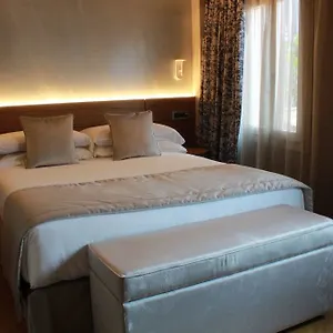 https://rosa-salva-hotel.hotelinveneto.com